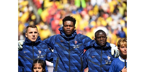 Didier Deschamps schätzt N'Golo Kantés ungeteilte Leidenschaft für den Fußball Didier Deschamps schätzt N'Golo Kantés ungeteilte Leidenschaft für den Fußball